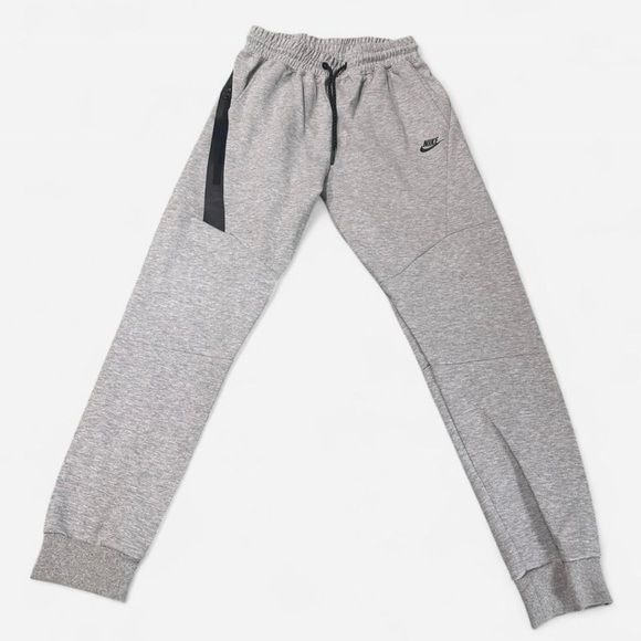 Nike men’s Gray Jogger Pants - Picture 1 of 2
